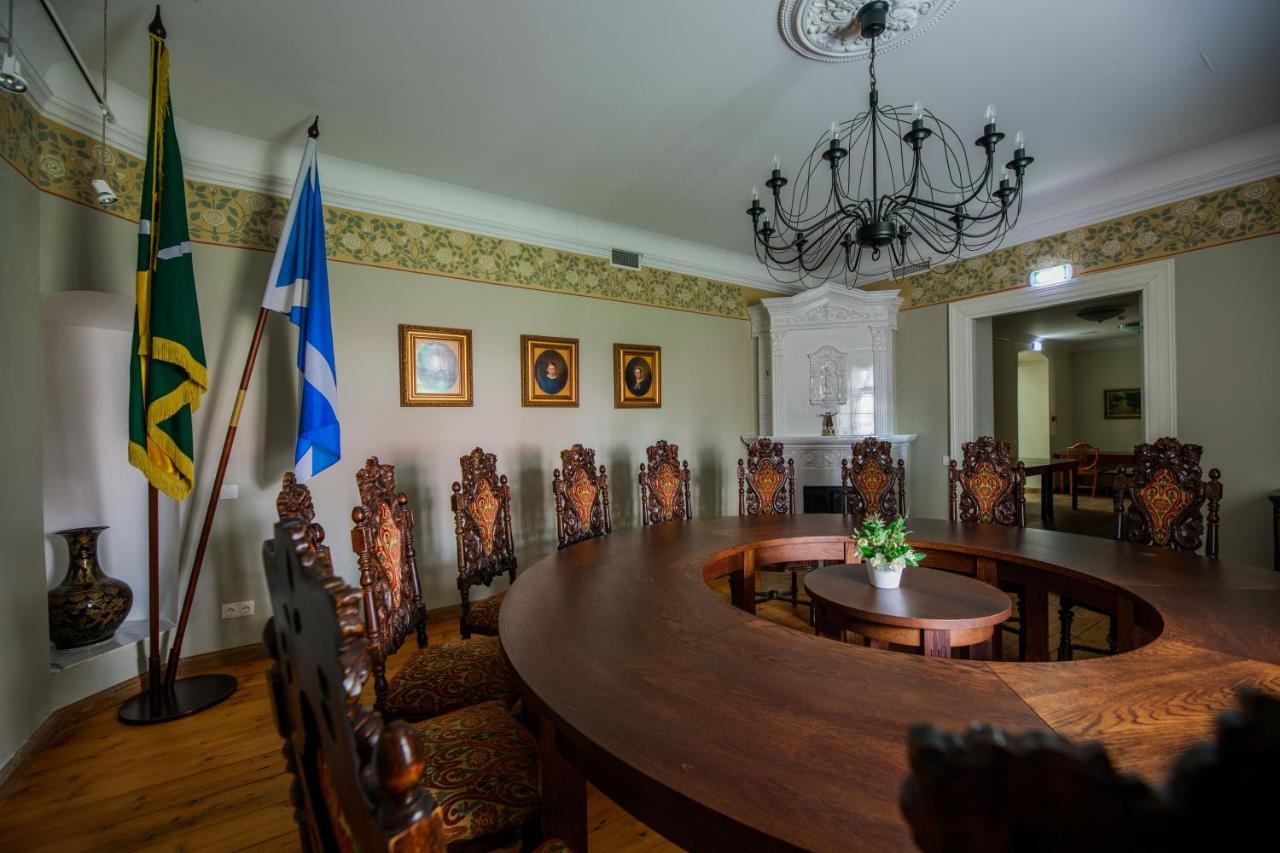 Saka Manor Hotel Luaran gambar