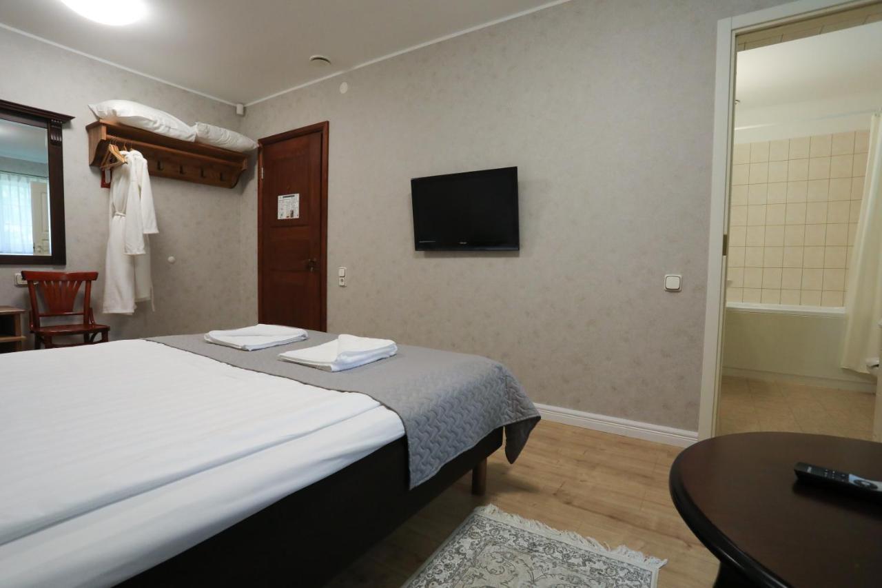 Saka Manor Hotel Luaran gambar