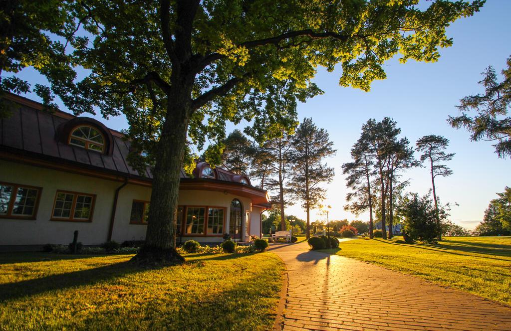 Saka Manor Hotel Luaran gambar