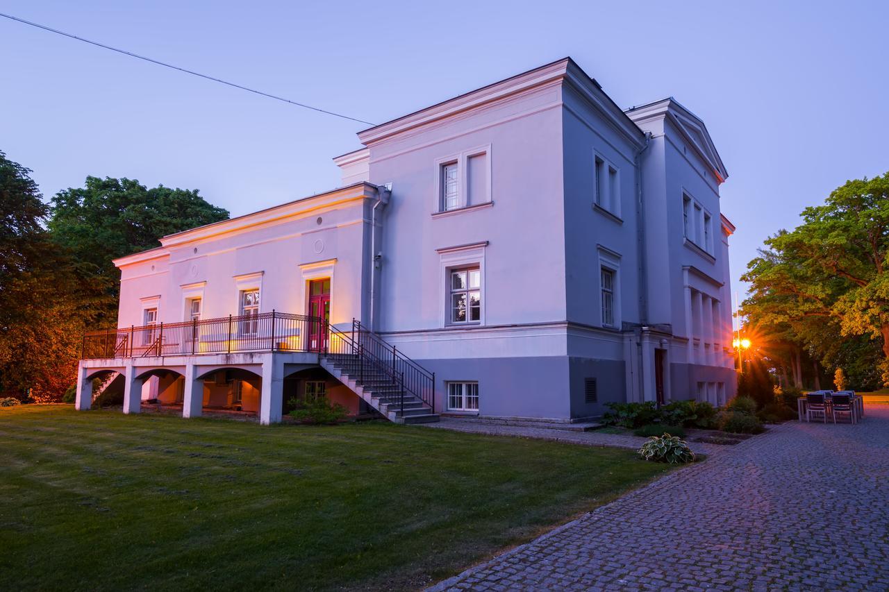 Saka Manor Hotel Luaran gambar